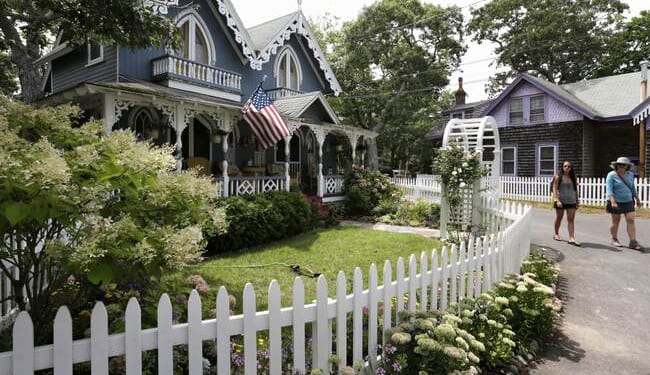 'Oh, Dear, Muffin! Whatever Shall We Do?' The Trauma Of Martha's Vineyard v Illegals Continues – HotAir