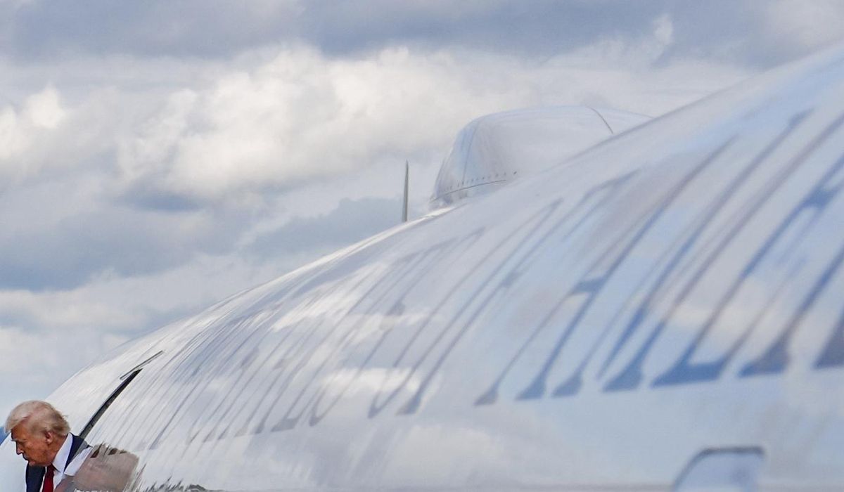 Air traffic controller tells Spirit Airlines pilot to keep more distance from Air Force One