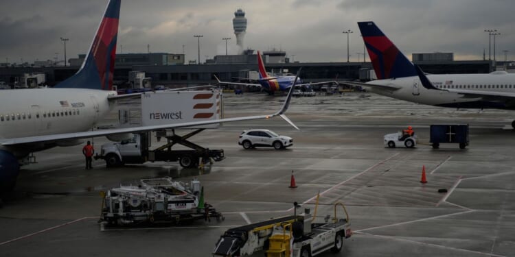 Delta flight's takeoff in Minneapolis aborted after a cockpit window opened