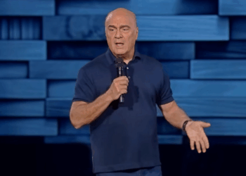 Evangelist Greg Laurie Accused of Negligence in Romania