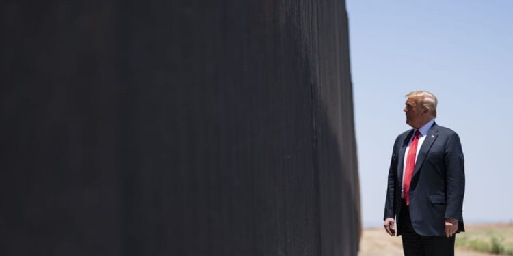DHS reveals Smart Wall plan: 1,422 miles of fencing along U.S.-Mexico border 2025