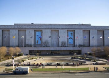 Smithsonian to shutter Sunday as government shutdown continues
