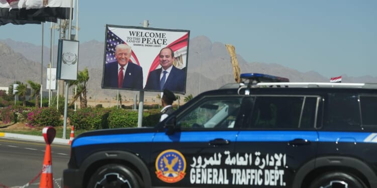 World leaders gathering in Egypt throw their weight behind the Gaza ceasefire deal