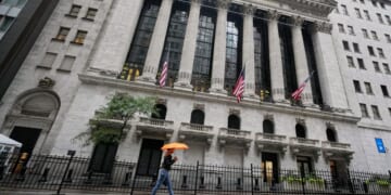 U.S. stocks rebound after Donald Trump says U.S.-China situation will be 'fine'