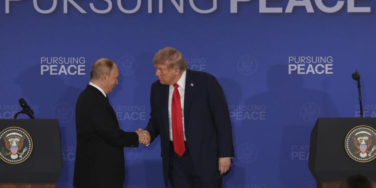 Trump-Putin meeting on hold, despite talk of Budapest summit
