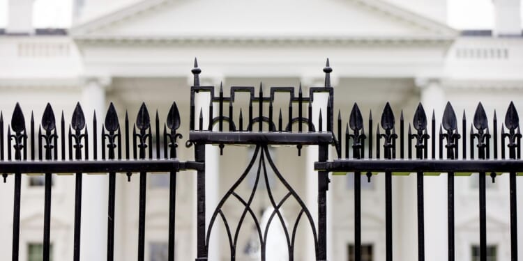 Secret Service arrests man for crashing car into White House security gate