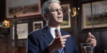 Bessent announces five finalists to replace Powell as Fed chairman