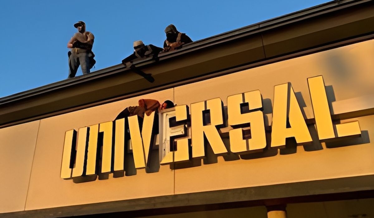 Migrant arrested after getting hung up on Texas laundromat sign