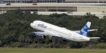 JetBlue emergency landing in Florida sends passengers to the hospital