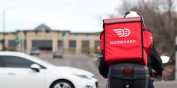 DoorDash teams up with grocers on eve of SNAP stoppage