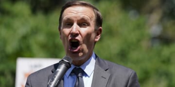 Sen. Murphy’s 'I’m Not a Hostage-Taker (But Really I Am)' Act – PJ Media