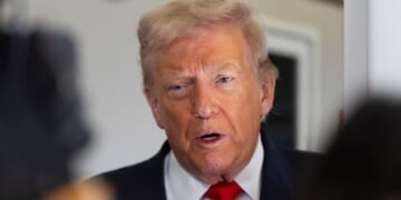 Trump threatens 'guns-a-blazing' response to Nigeria over Christian attacks