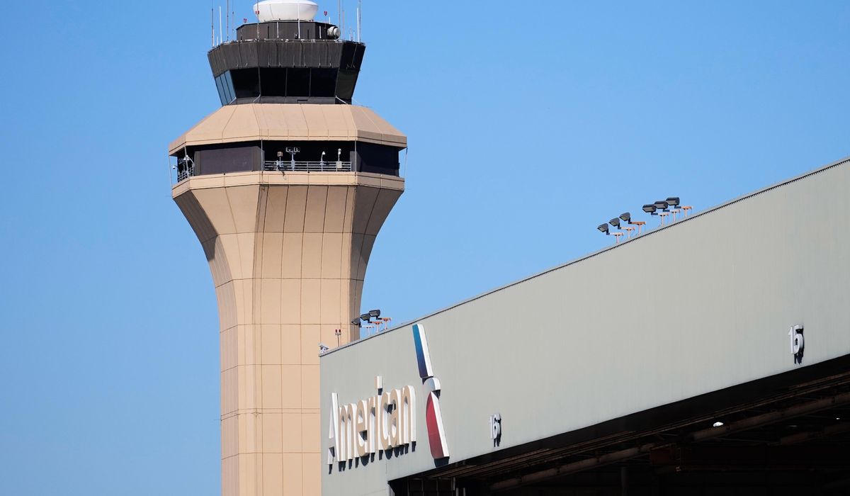 Flight delays persist as government shutdown leads to air traffic controller shortages