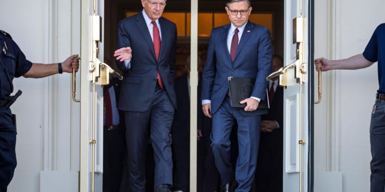 Shutdown stalemate set to drag into sixth week as Trump pushes Republicans to change Senate rules