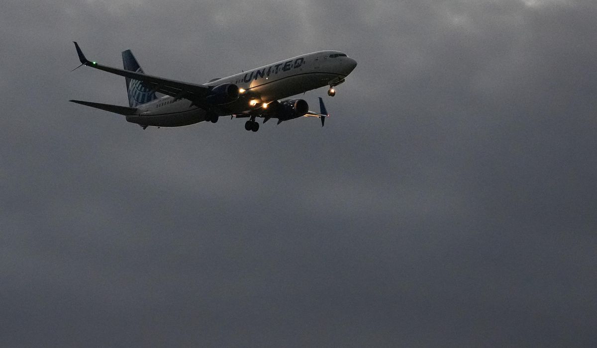 FAA cuts back flights at 40 major airports because of government shutdown