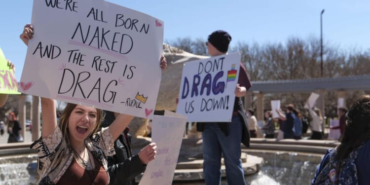 Appeals court allows Texas drag show ban to take effect