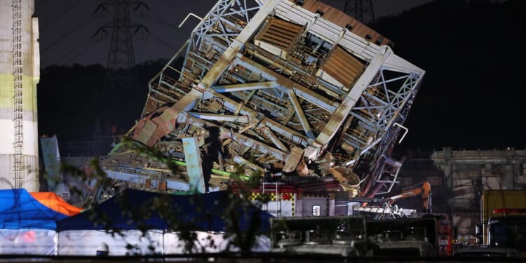 After structure collapses at decommissioned South Korean power plant, at least 1 dead, 6 trapped