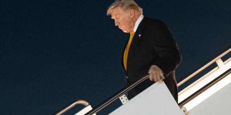 Donald Trump plans to be the 1st sitting U.S. president at a regular-season NFL game since 1978