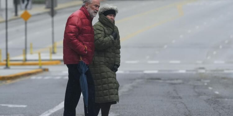 'Intense' snow in Great Lakes states and record lows in South ahead, meteorologists warn