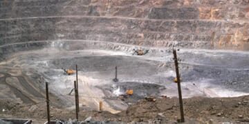 China planning to block U.S. military contractors from rare earth imports: Report