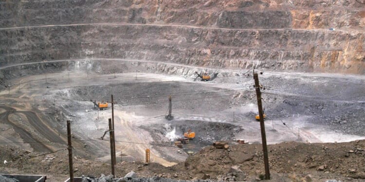 China planning to block U.S. military contractors from rare earth imports: Report