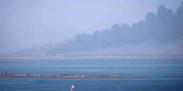 Firefighters battle blaze at decommissioned power plant in Texas
