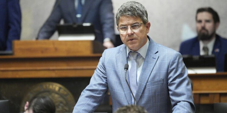 Trump seeks primary challenges against Indiana state lawmakers who defy redistricting demands