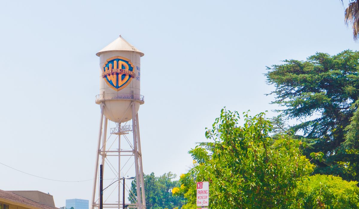 Warner Bros. for sale: Comcast, Netflix, Paramount prepare bids before Thanksgiving