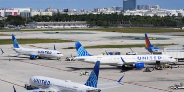 FAA bonuses to air traffic controllers with perfect attendance during shutdown leave thousands out