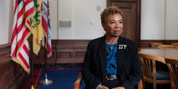 Barbara Lee, Oakland's new mayor, fights high crime and tells federal law enforcement to stay away