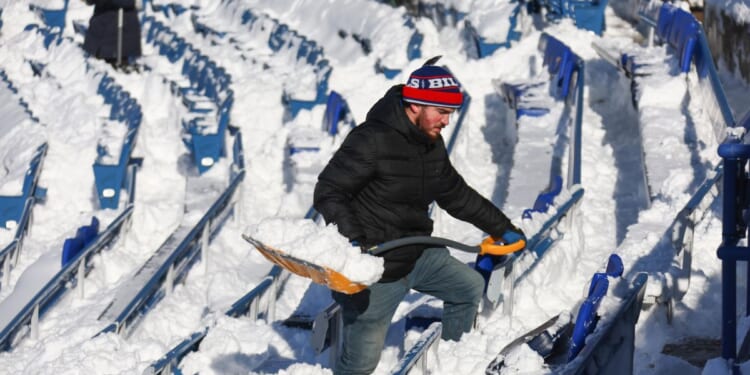As lake-effect snowfall ingredients begin mixing, Great Lakes region preparing for bad weather