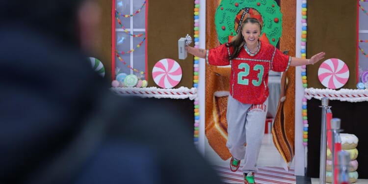 On Black Friday, U.S. retailers watch for a hoped-for holiday halo effect