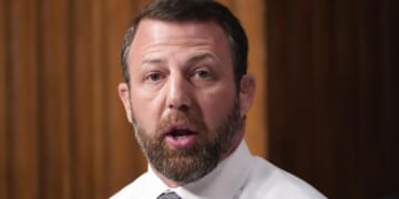 Trump does not plan to send troops into Venezuela, Sen. Markwayne Mullin says