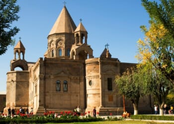 Armenia Holds Inaugural Prayer Breakfast Amid Church Arrests