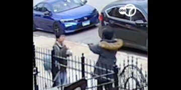 Ting Chui was robbed on Oct. 31, 2025, in Chicago, Illinois, in broad daylight alongside his terrified daughter.