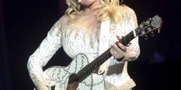 Dolly's Holiday Message Amid Health Battle — and One Actor’s Sweet Story About Her – PJ Media