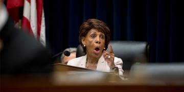 Maxine Waters Doesn't Like It When You Bring Up Her Love Letters to Fidel Castro – PJ Media