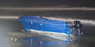 At least four people died when a boat believed to have been carrying illegal immigrants capsized near San Diego, California.