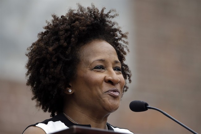 Wanda Sykes Admits She’s Racist and Sexist… Gets Cheered – PJ Media