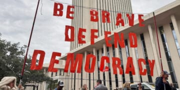 In a growing battle for House control in 2026 elections, Florida starts redistricting talks