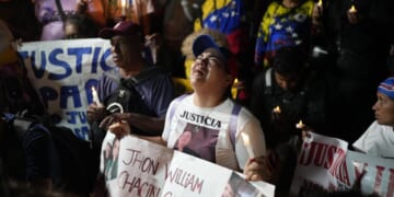 5 questions about Judge Boasberg and the disputed El Salvador deportation flights