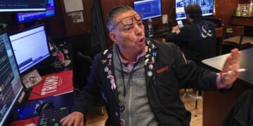 Stocks rise on Wall Street and pull toward weekly gains as AI stocks climb