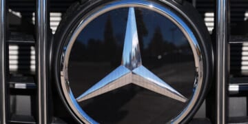 Automaker Mercedes-Benz agrees to pay $149.6 million to settle multistate emissions allegations