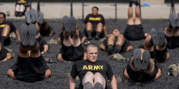 Military hits best recruiting numbers in 15 years, Pentagon says