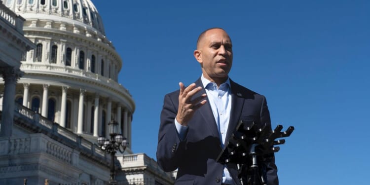 Nancy Pelosi, ex-House speaker: Democrats will win the House and Jeffries will become speaker