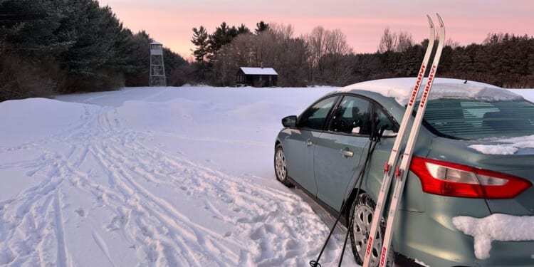 Storm threatens to bring blizzards and ice to parts of the U.S., hampering holiday travel