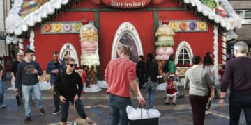 Borrowing to Give Misses the Point of Christmas – PJ Media