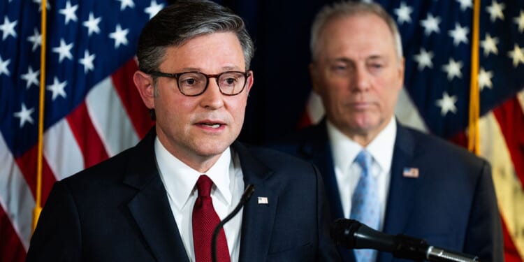 House Agrees to Over $900 Billion in Pentagon Spending