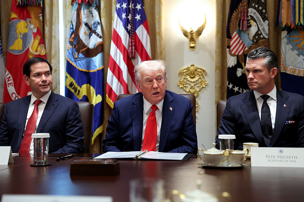 Trump to Meet With Cabinet Members Monday to Talk 'Next Steps' on Venezuela