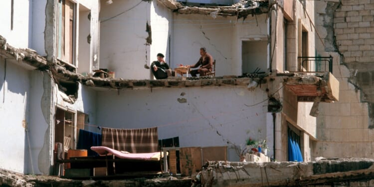 Who Writes History When There Is No Winner?